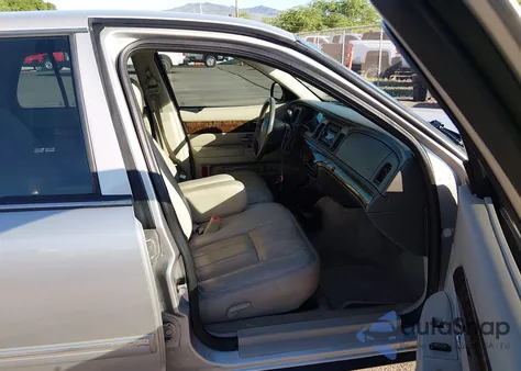 2010 Mercury Grand Marquis Ls (Fleet Only) z USA, uszkodzony, nr VIN 2MEBM7FV2AX638406